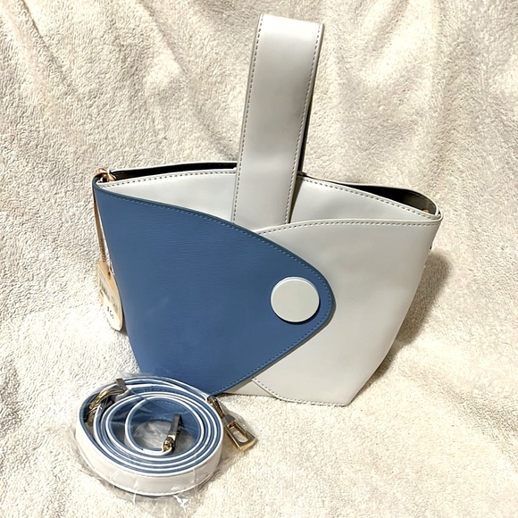 NWT blue and white leather mini Handbag. - Picture 2 of 6